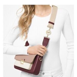 New with tags michael kors sloan Bradshaw Medium Messenger